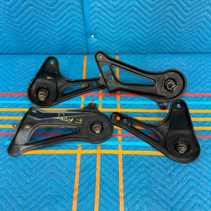 2004–2010 Toyota Sienna Front Engine Mount Set OEM 5103608010 5103508010