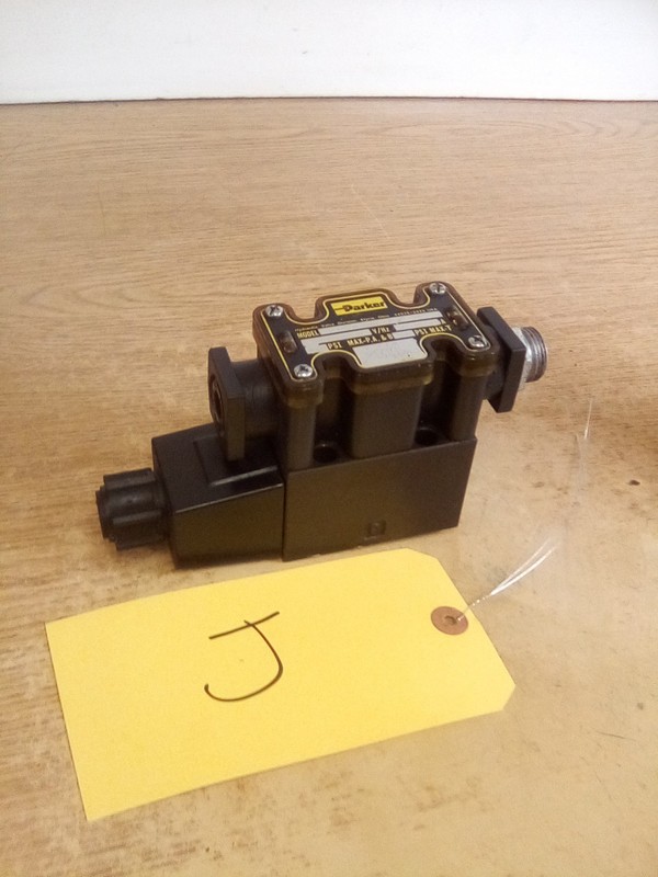 Parker D1VW20BNYCF56-75 Hydraulic Valve.42-.50A