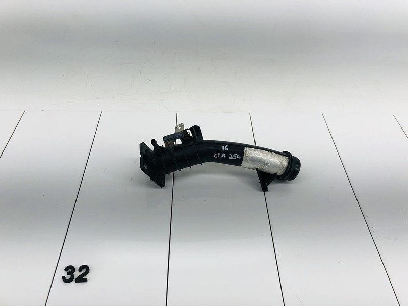2014-2019 MERCEDES BENZ CLA250 2.0L L4 ENGINE MOTOR CONNECTOR PIPE TUBE HOSE OEM