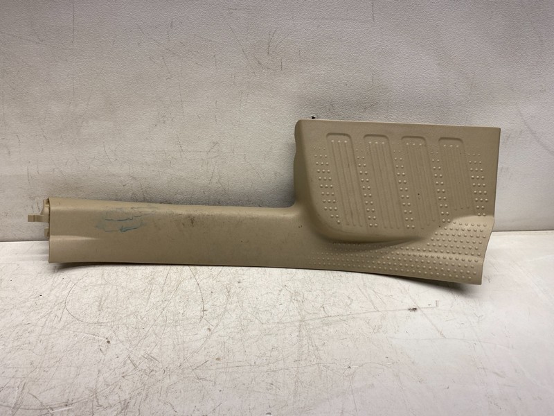 2004-2007 TOYOTA HIGHLANDER LEFT SIDE REAR DOOR SILL SCUFF PLATE TRIM PANEL