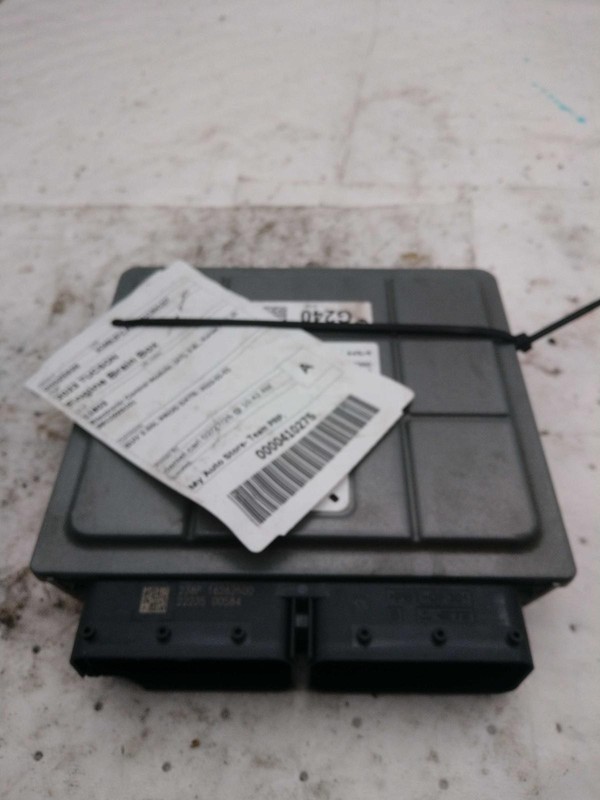 2023 Hyundai Tucson Engine Control Module ECM 2.5L OEM White - Cracked