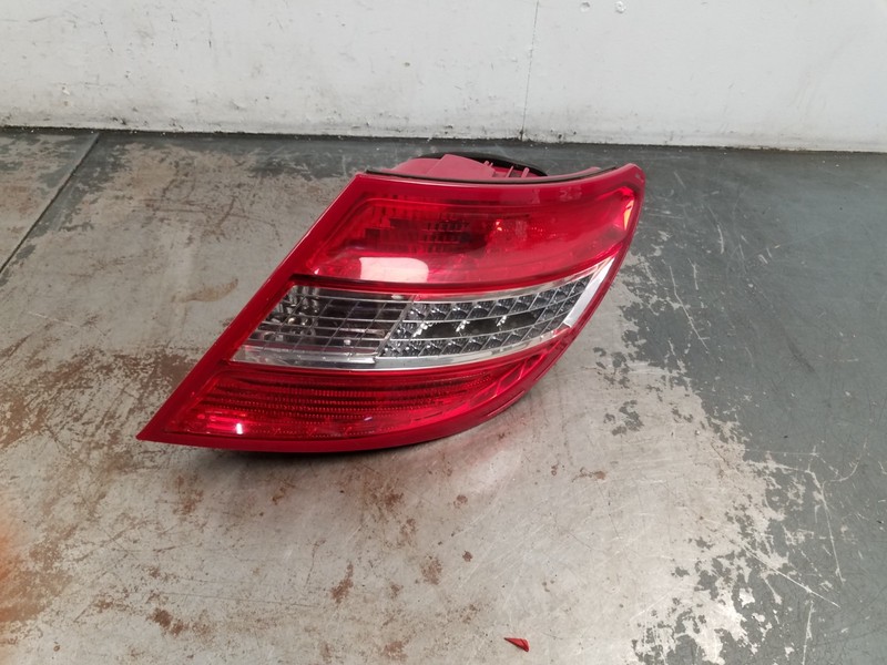 2010 Mercedes Benz AMG C 63 Right Passenger Tail Light #8001 Q6