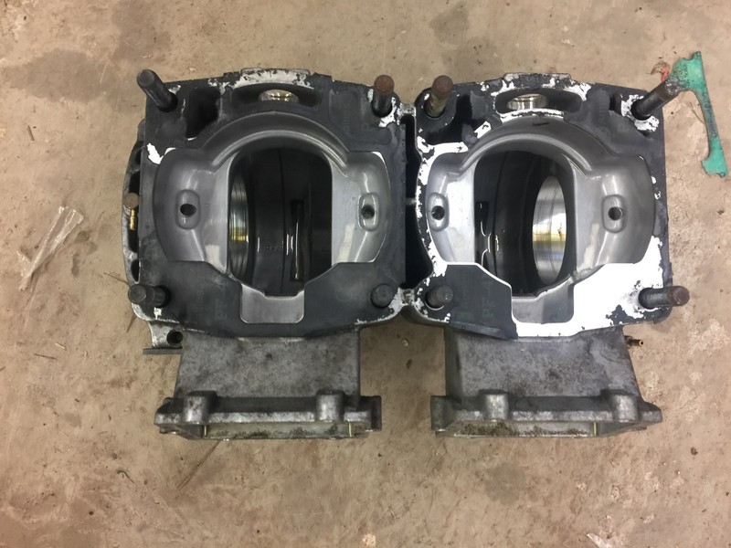 Polaris XC RMK 700 Engine Crankcase 2201135 1998 model VERY NICE!