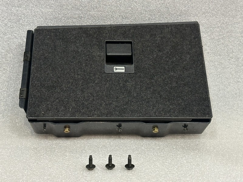 90 91 92 93 94 LEXUS LS400 TRUNK STORAGE TOOL BOX COMPARTMENT WITH TOOLS