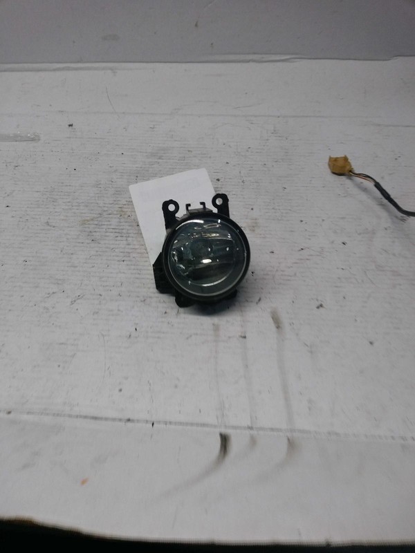 2016 Land Rover LR4 Left Fog Light Assembly OEM LR057400 Black 106k Miles