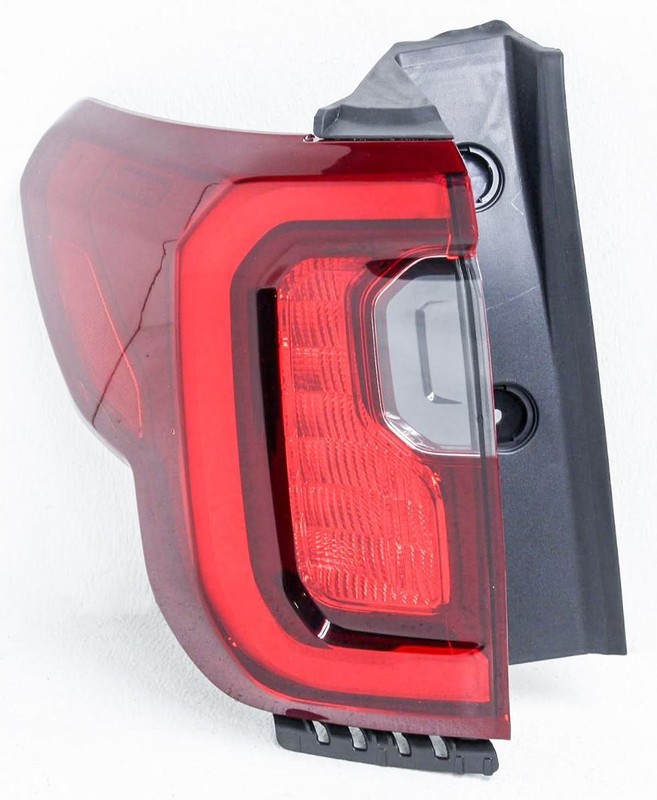OEM GMC Acadia AT4 Left Driver Side LED Tail Lamp 84817349 - Lens Crack