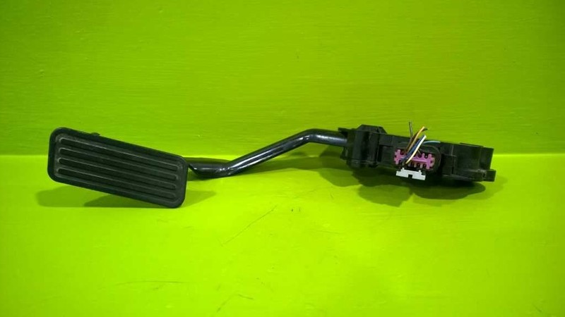 02 03 ENVOY XL GAS ACCELERATOR PEDAL OEM 3330-8