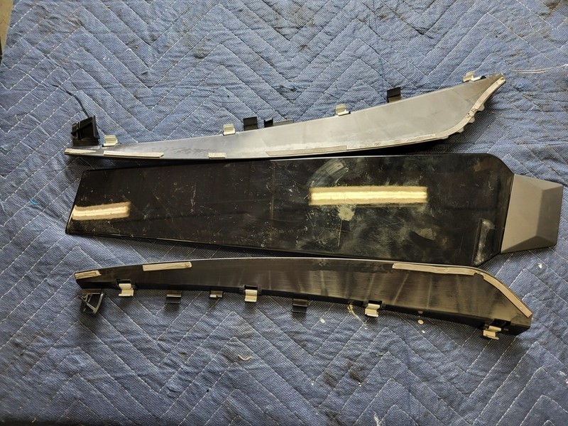 Used Oem Audi Right Passenger B Pillar Trim Applique Molding for 2020-2025 SQ8