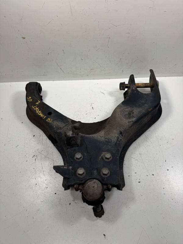 98-02 Honda Passport V6 RWD Lower Control Arm Left Front 8-97366-490-0 OEM