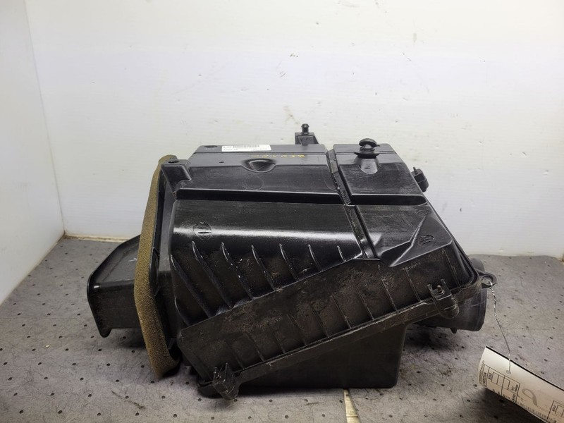 Air Cleaner Without High Capacity Fits 14-16 SIERRA 1500 PICKUP 1730642
