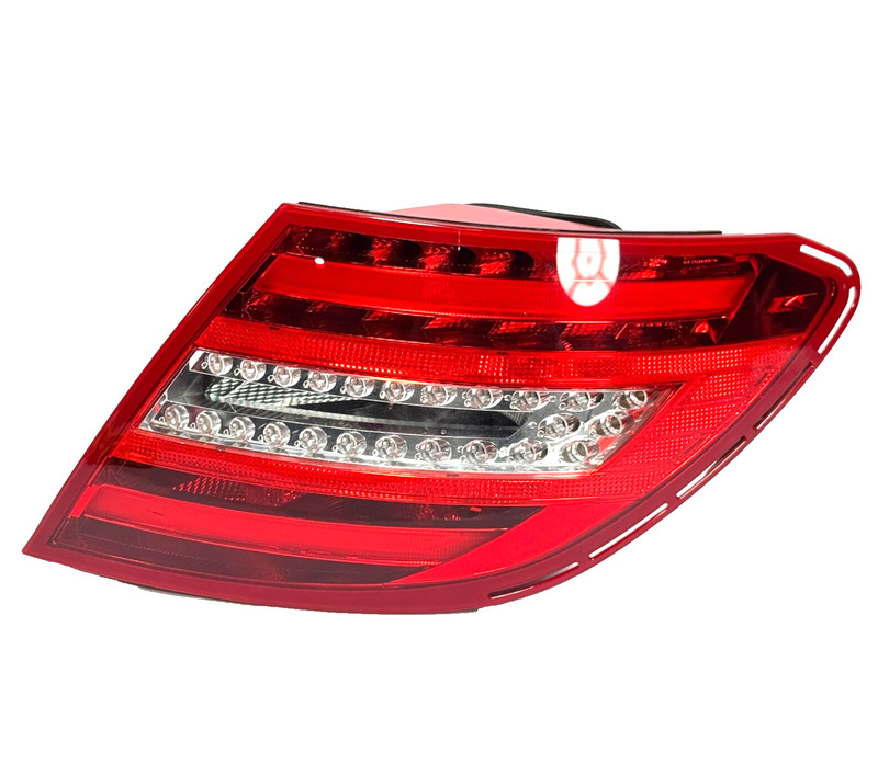📌2012-15 MERCEDES W204 C250 C300 REAR RIGHT PASS. SIDE TAIL LIGHT LAMP LED OEM