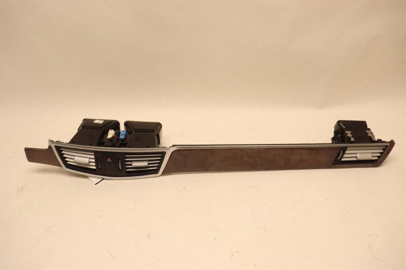 2013 MERCEDES E-CLASS E350 W212 RIGHT CENTER DASHBOARD AIR VENT W/ MOLDING OEM