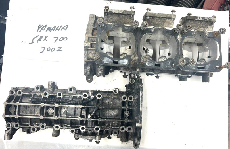 YAMAHA SRX 700 SNOWMOBILE CRANKCASE 98/99 SRX 600/700 8DF-15100-20-00