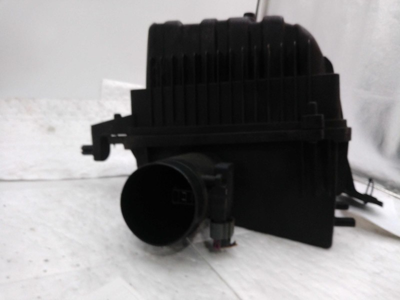 Used Air Cleaner Assembly fits: 2011 Cadillac Cts 3.0 Grade A