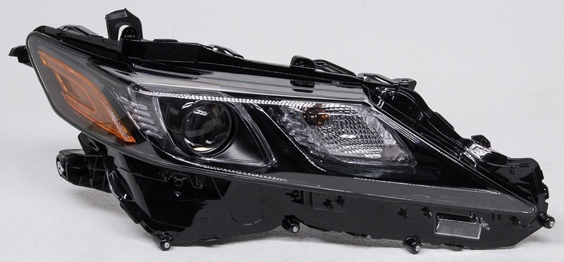 OEM Toyota Camry TRD Right Passenger Side LED Headlamp 81110-06F60 Tab Missing