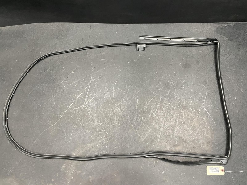 Rear Right Door Weatherstrip 2020 Nissan Pathfinder 82830-3KA0F 2016 2017 - 2019