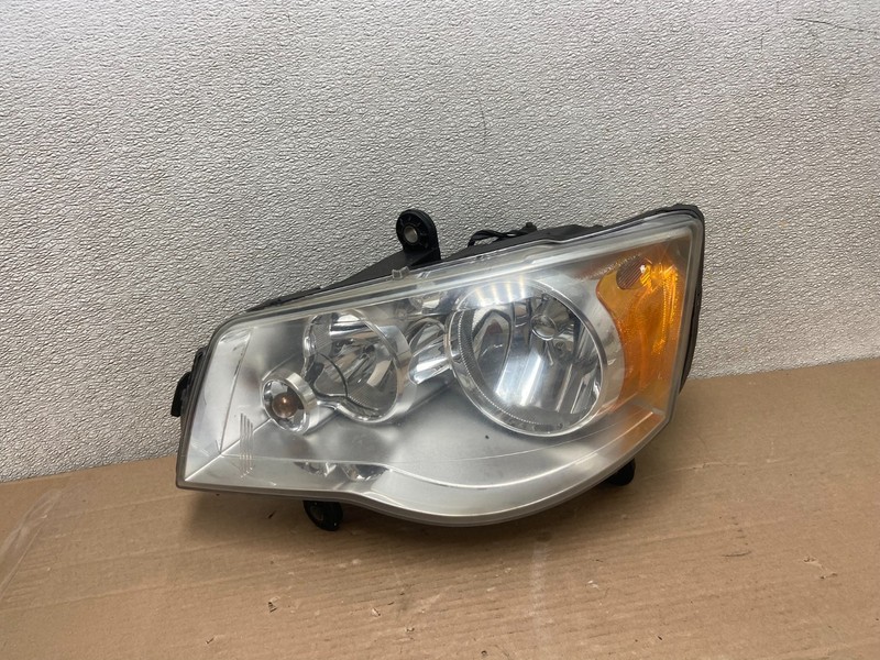 2008 to 2016 Chrysler Town and Country Left Driver Lh Side Headlight AA8711 DW