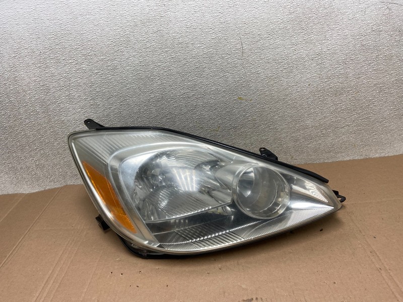 2004-2005 Toyota Sienna Right Passenger Halogen Headlight OEM X9190 DW