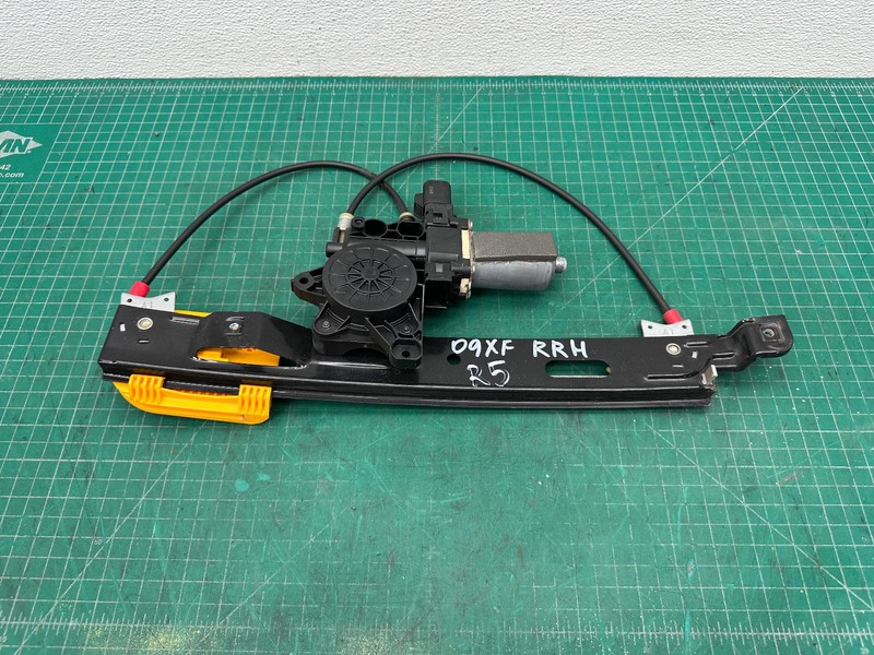 09-15 JAGUAR XF XFR X250 REAR RIGHT DOOR POWER WINDOW REGULATOR WITH MOTOR OEM