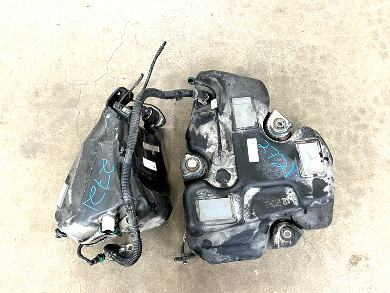 ⭐2011-2017 BMW X3 2.0L L4 DISEL REAR FUEL TANK RESERVOIR ASSEMBLY OEM LOT2721