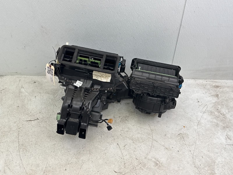2019-2021 VOLKSWAGEN JETTA HVAC AC CLIMATE HEATER BLOWER MOTOR HOUSING BOX OEM