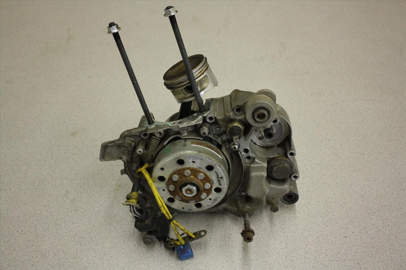 2001 VESPA PIAGGIO M198F ENGINE MOTOR BLOCK CASING CASE CRANK PISTON PUSH 01