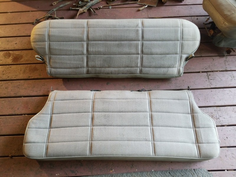 1996 Jeep Cherokee Sport 4.0L Gray rear Seats