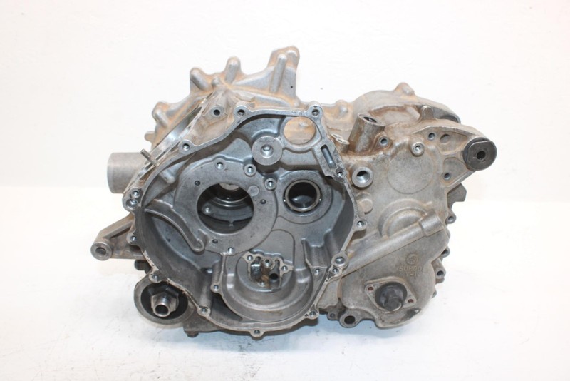 2007 YamahaGrizzly 350 2wd Oem Crankcase 5WH-15100-00-00 5WH-15100-09-00 AY28