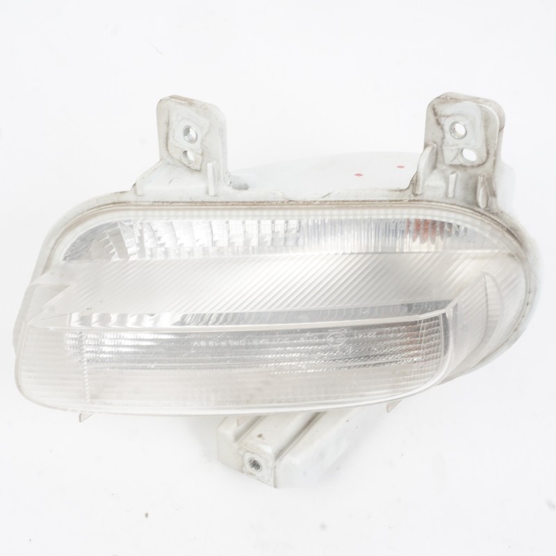 2019-2023 Jeep Renegade Front Right Passenger Side Turn Signal LampOEM