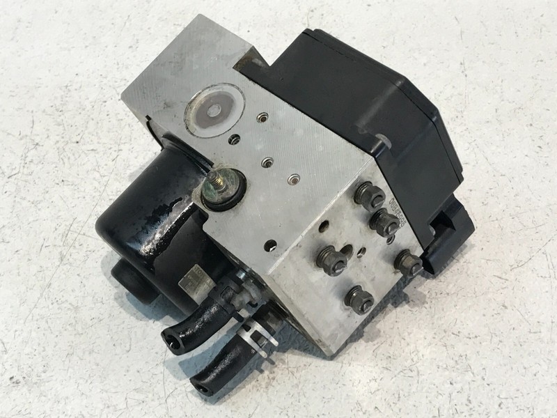01 Lexus IS300 Anti Lock Brake Pump Actuator OEM 44540-24010