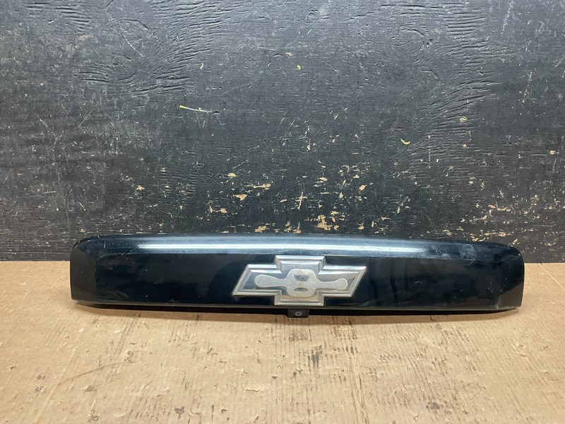 2007 to 2014 Suburban Tahoe Yukon License Plate Cover Trim W/ Camera Z5983 DG