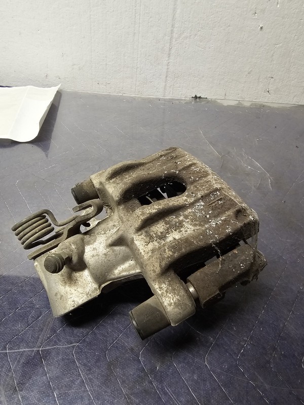 2015-2019 HYUNDAI SONATA REAR RIGHT PASSENGER BRAKE CALIPER Factory OEM