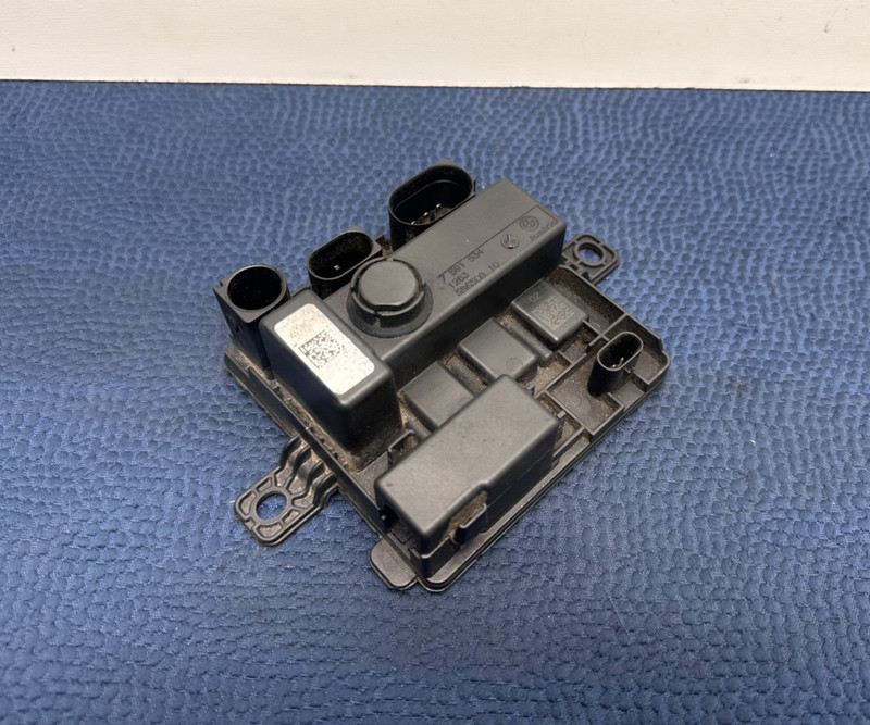 10–19 BMW F36 428i Gran Coupe Power Distribution Integrated Supply Module OEM