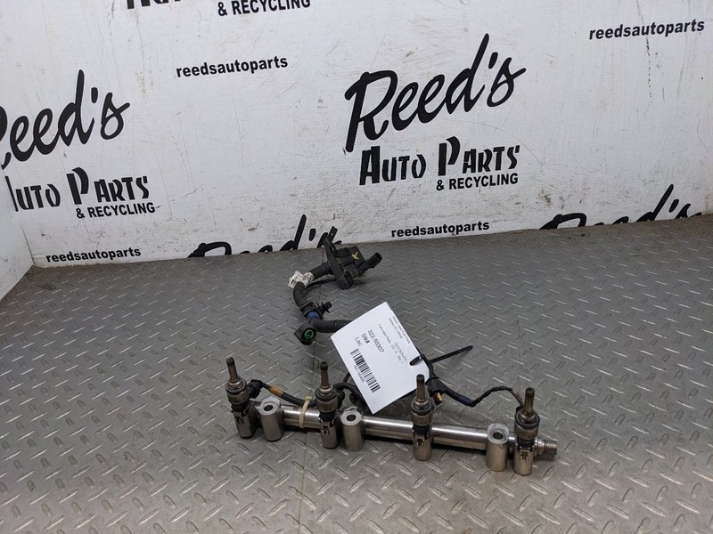 11-16 Hyundai Sonata Kia Optima 2.4L Injection Fuel Injector Rail 353002 1180405