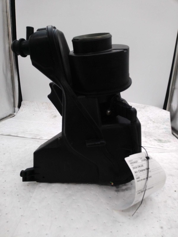 2016 Chevrolet Cruze OEM Air Cleaner Assembly Used 1.4L 153k Miles Blue