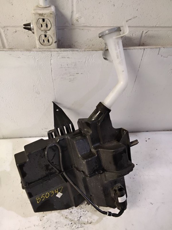 Wash Reservoir Fits 16-23 MAXIMA 3561164