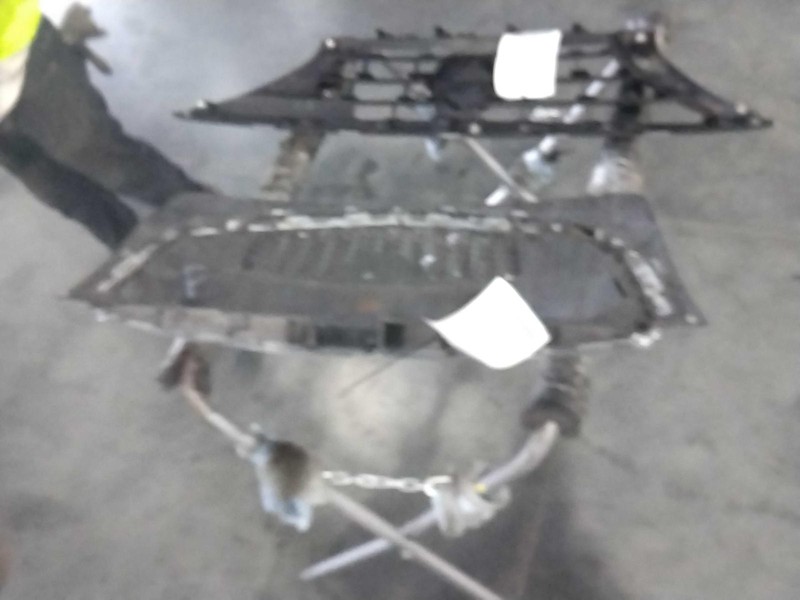 2016 Buick Verano Grille OEM Black Upper Chrome 23274652 Used 101K Miles