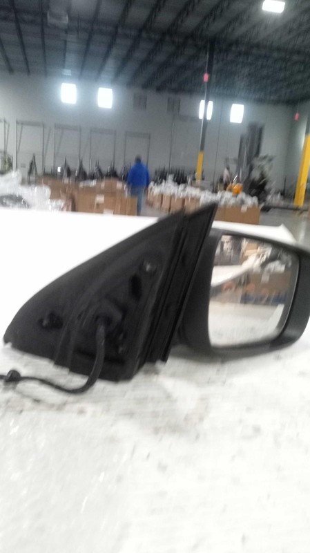 2015 Volvo XC60 Right Door Mirror Blue OEM 630506 - 119K Miles