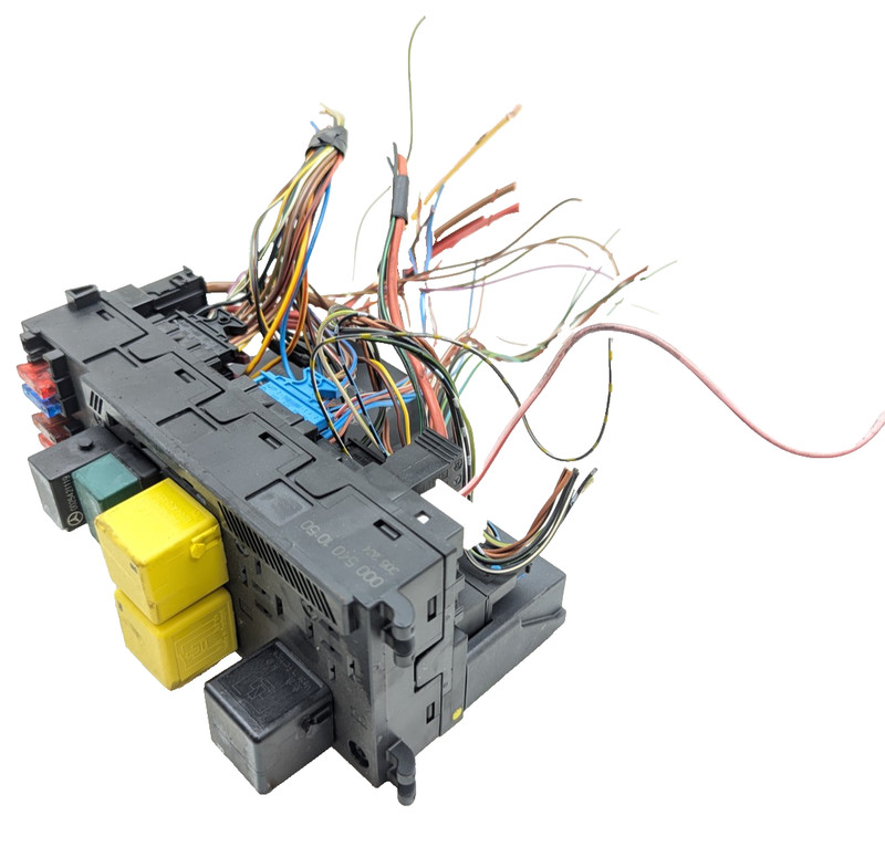 98-03 Mercedes W210 E320 C230 C280 Engine Fuse Relay Box Module 0195455632