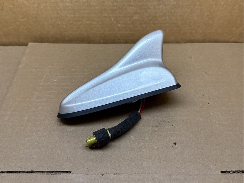 2015-2019 Hyundai Sonata Roof Radio Shark Fin Antenna Silver 96210-C2500Y8S