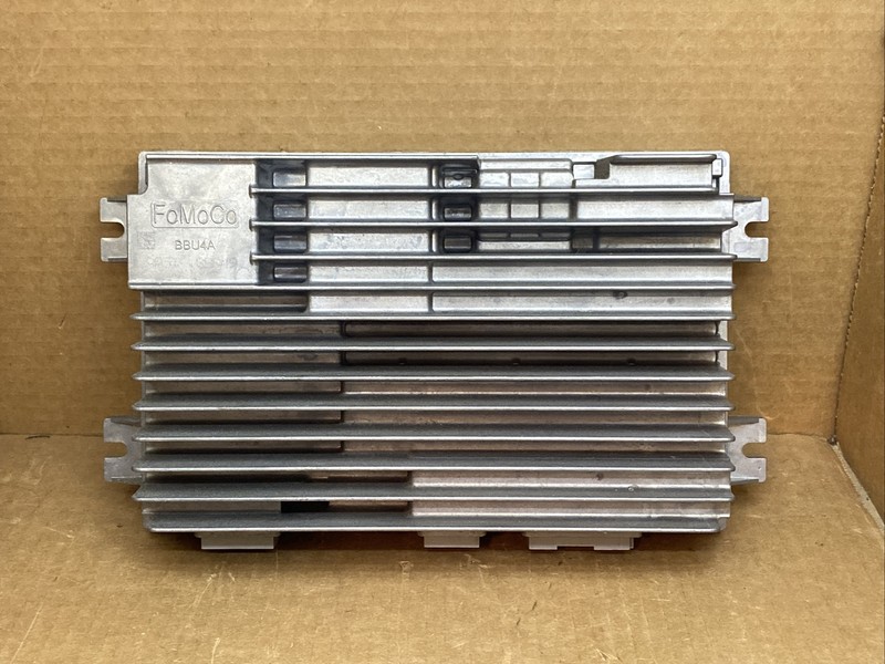 2010 10 Lincoln MKS THX4 Audio Amplifier Amp OEM BBU4A AA5T-18B849-AF