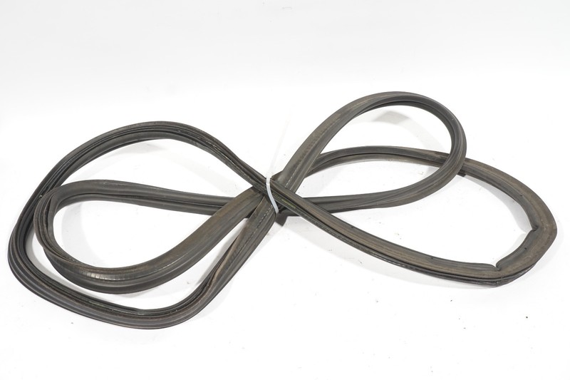 2010 - 2013 MERCEDES BENZ E350 4MATIC TRUNK WEATHER STRIP OEM