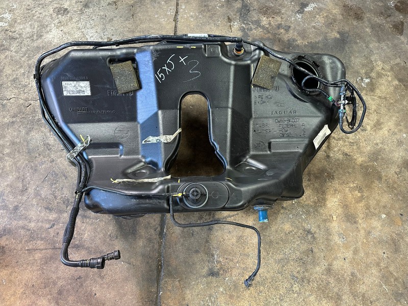 10-19 JAGUAR XJ XJR FUEL GAS TANK RESERVOIR OEM
