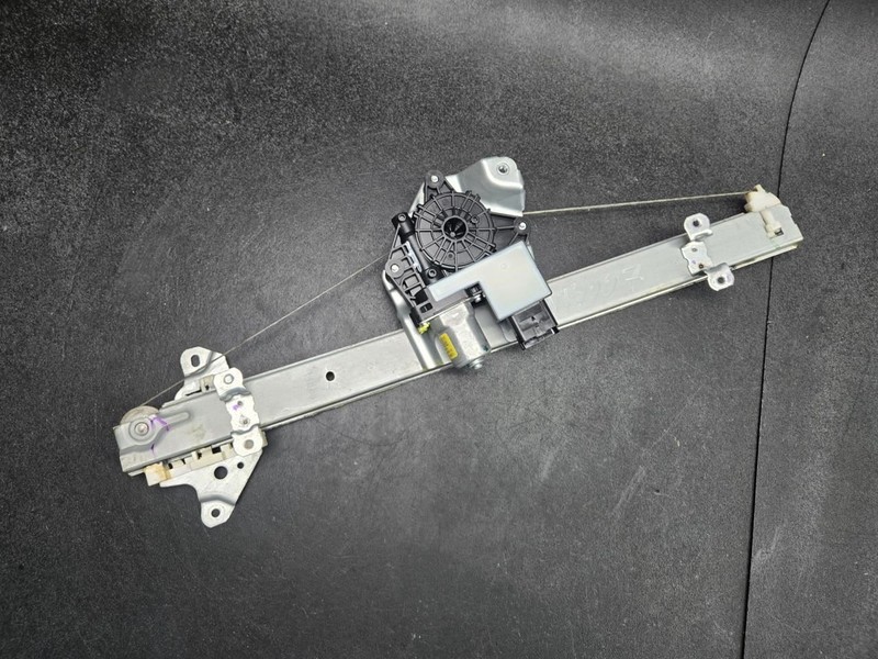 Front Left Door Window Regulator w/ Motor 2022 Nissan Rogue 80751-6RR1B 21-25