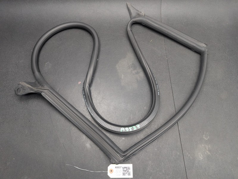 Rear Right Door Weatherstrip 2019 Audi A7 4K8833708E 2020 2021 2022 2023 2024