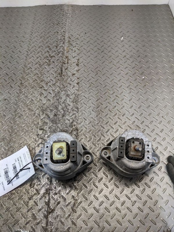 2016-2024 CHEVROLET CAMARO MOTOR MOUNT V8 LEFT AND RIGHT OEM1182726