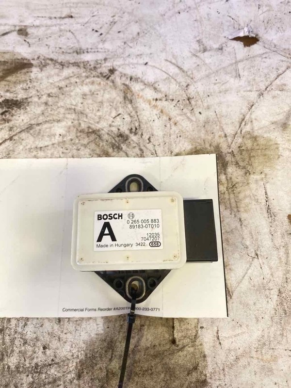 89183-0T010 TOYOTA CAMRY 12