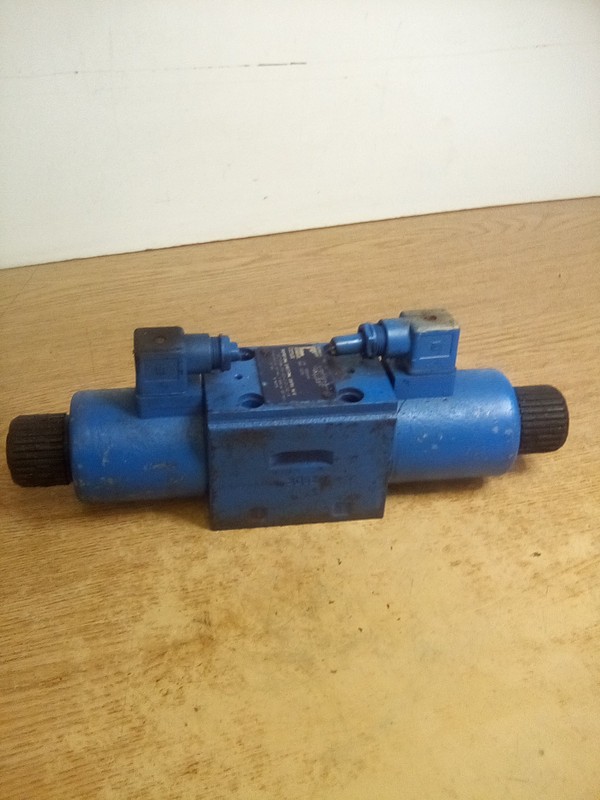 Continental Hydraulics VED05M-3AI-60-G-D-24L-A Proportional Directional Control