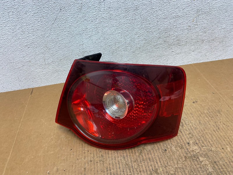 2008 2009 2010 Volkswagen Jetta Right Passenger RH Side Tail Light AE2775 LK