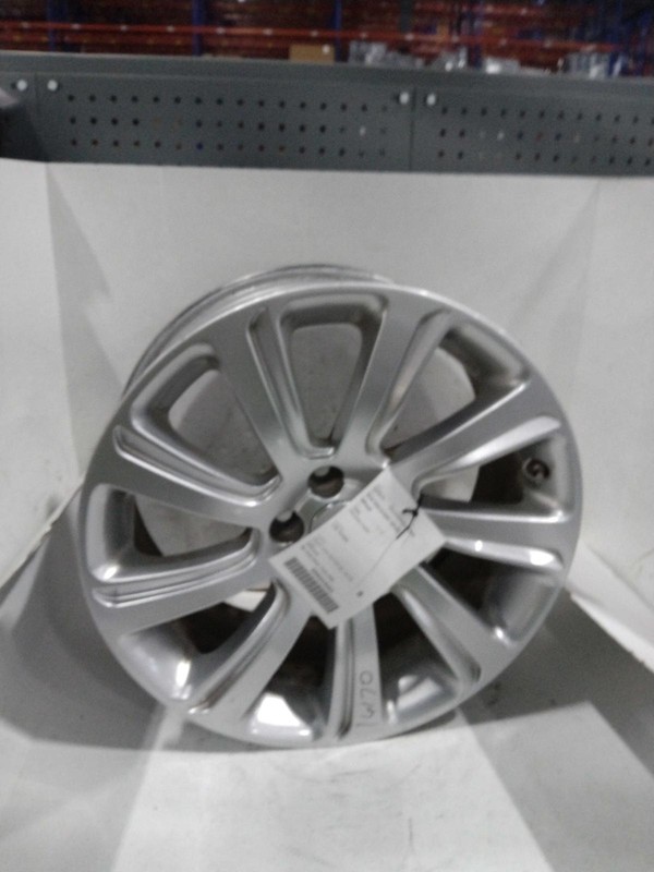 2018 Land Rover Discovery Sport OEM Grey Wheel 18 Rim LR060854 Used